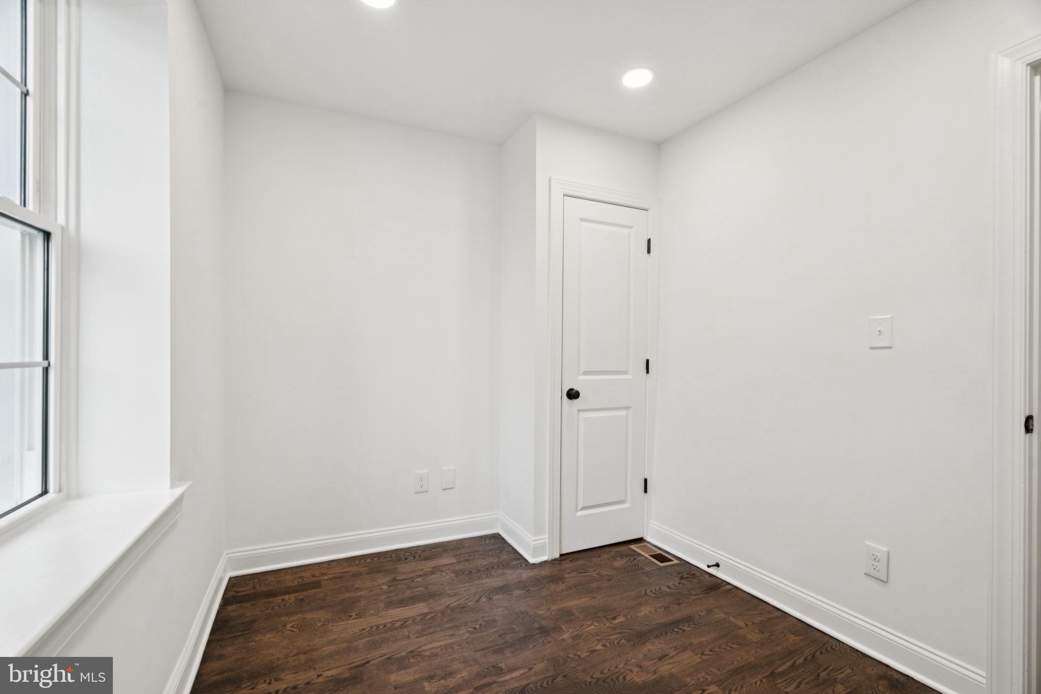 POINT BREEZE - Residential