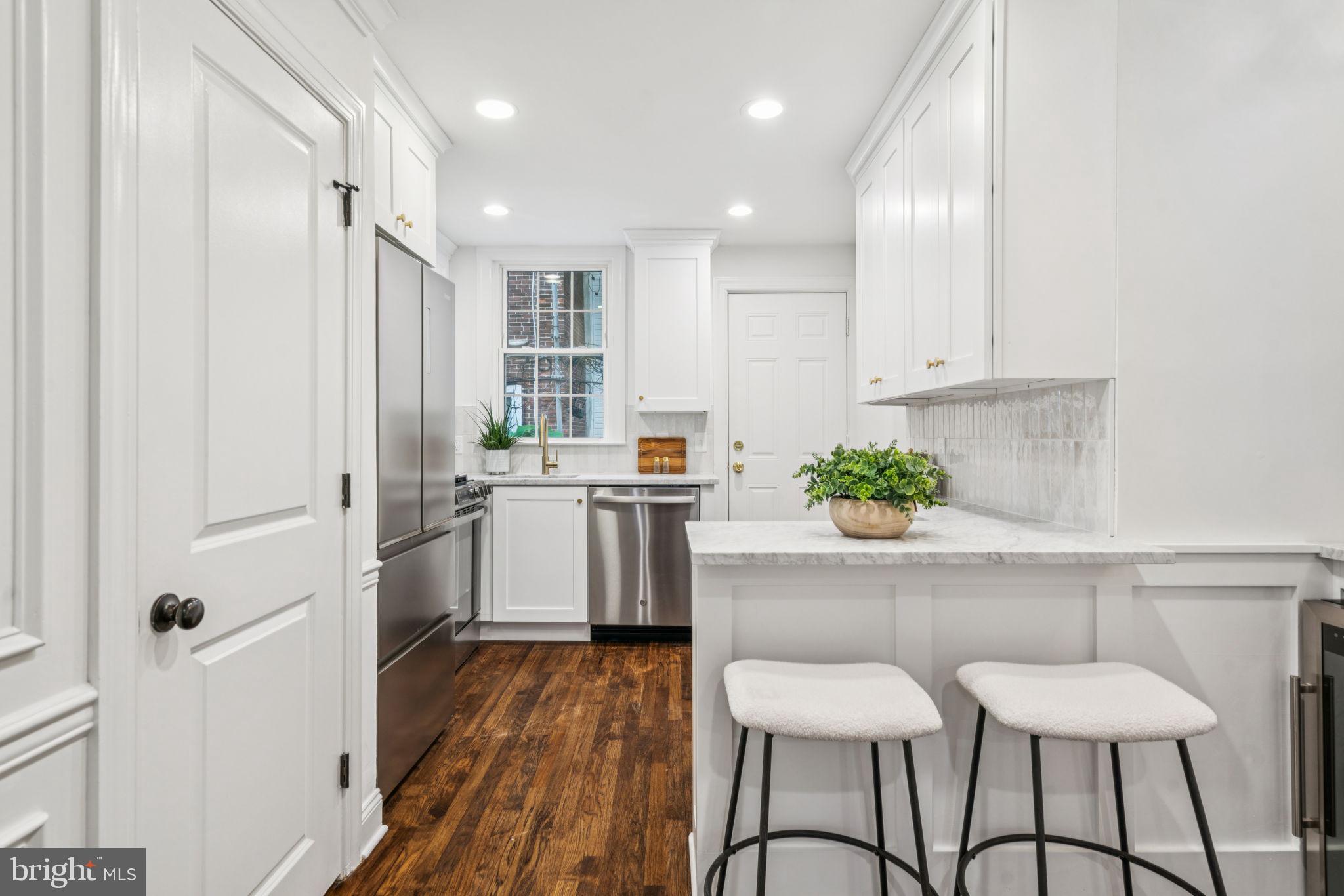 POINT BREEZE - Residential