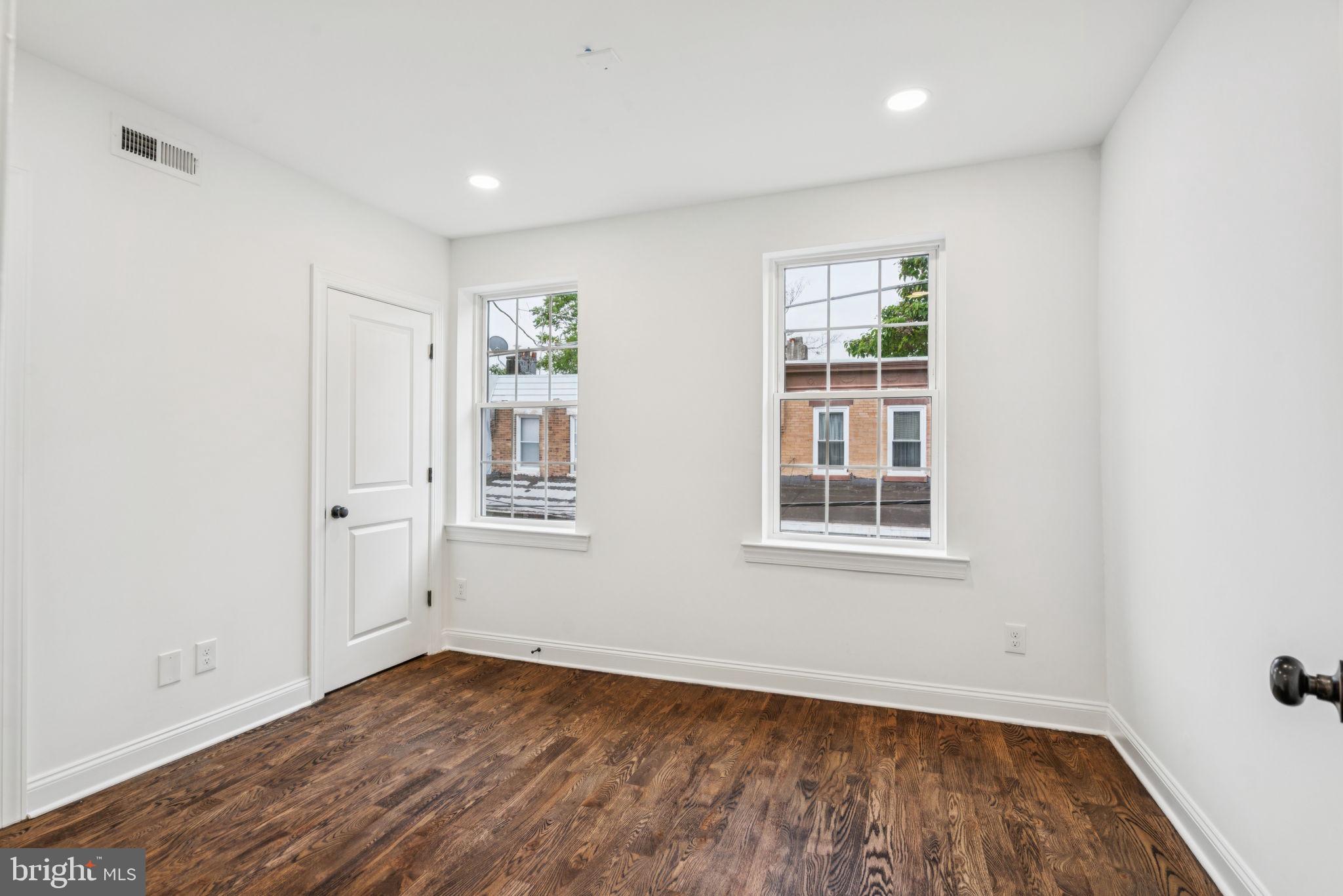 POINT BREEZE - Residential