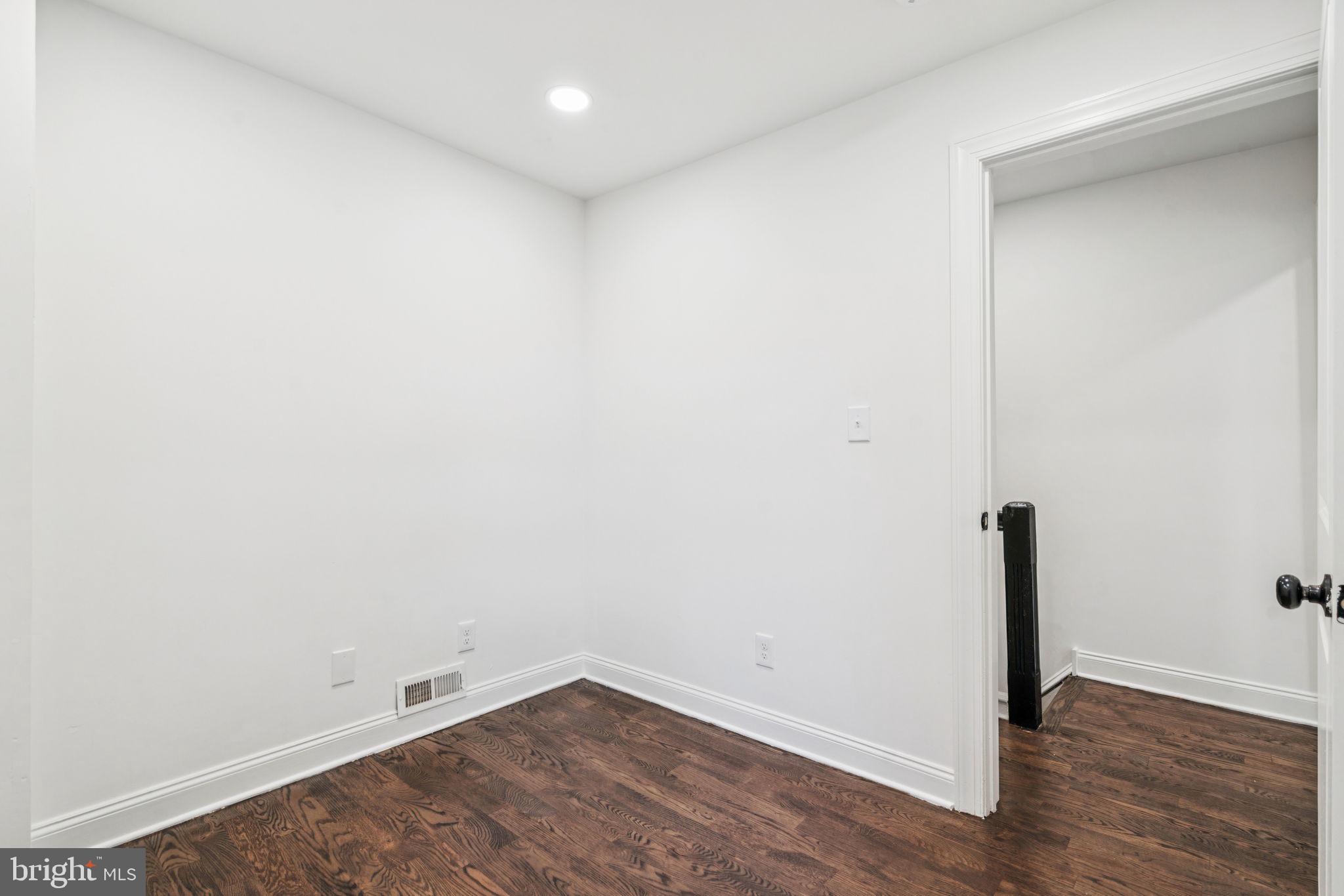 POINT BREEZE - Residential