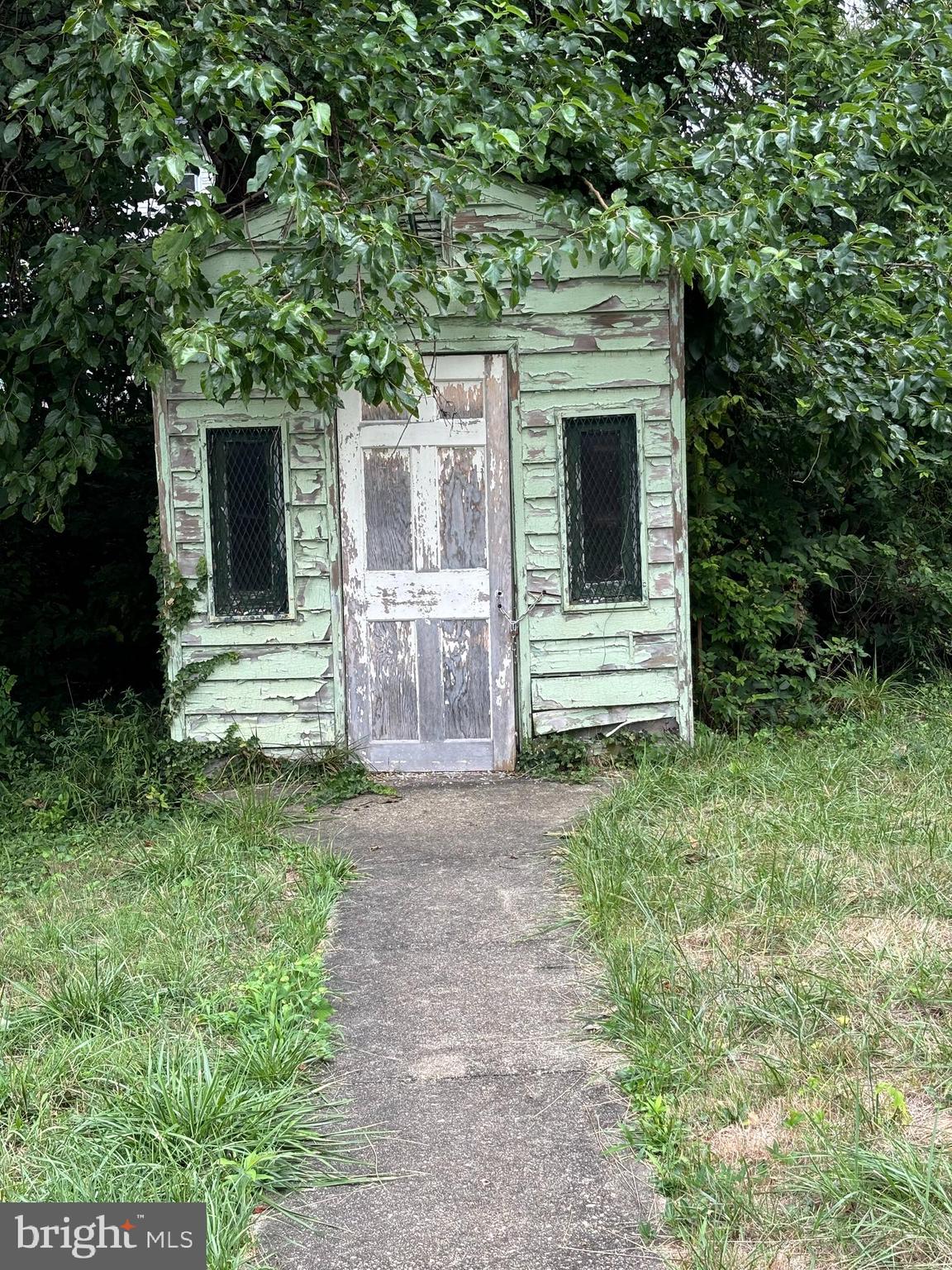 EAST ARLINGTON - Residential