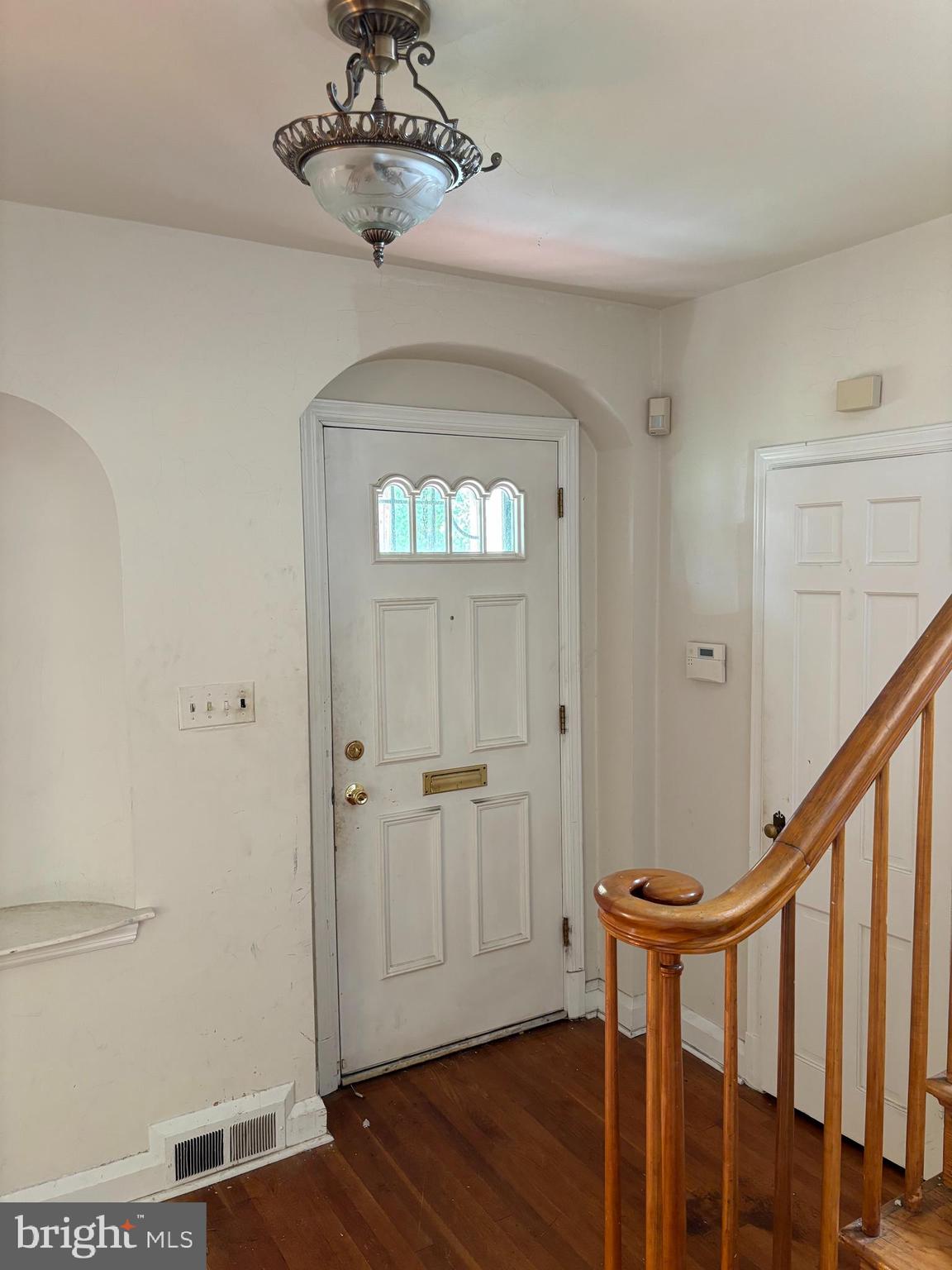 EAST ARLINGTON - Residential