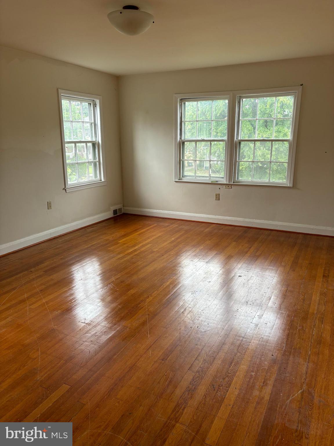 EAST ARLINGTON - Residential