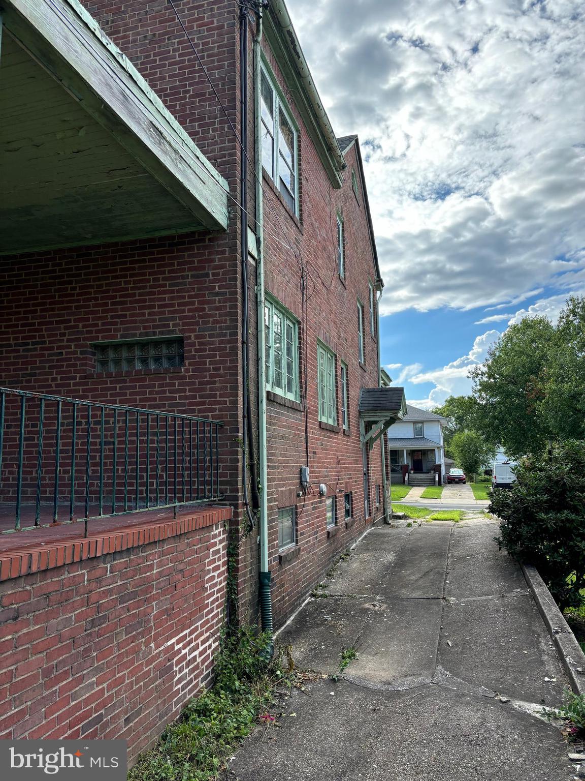 EAST ARLINGTON - Residential