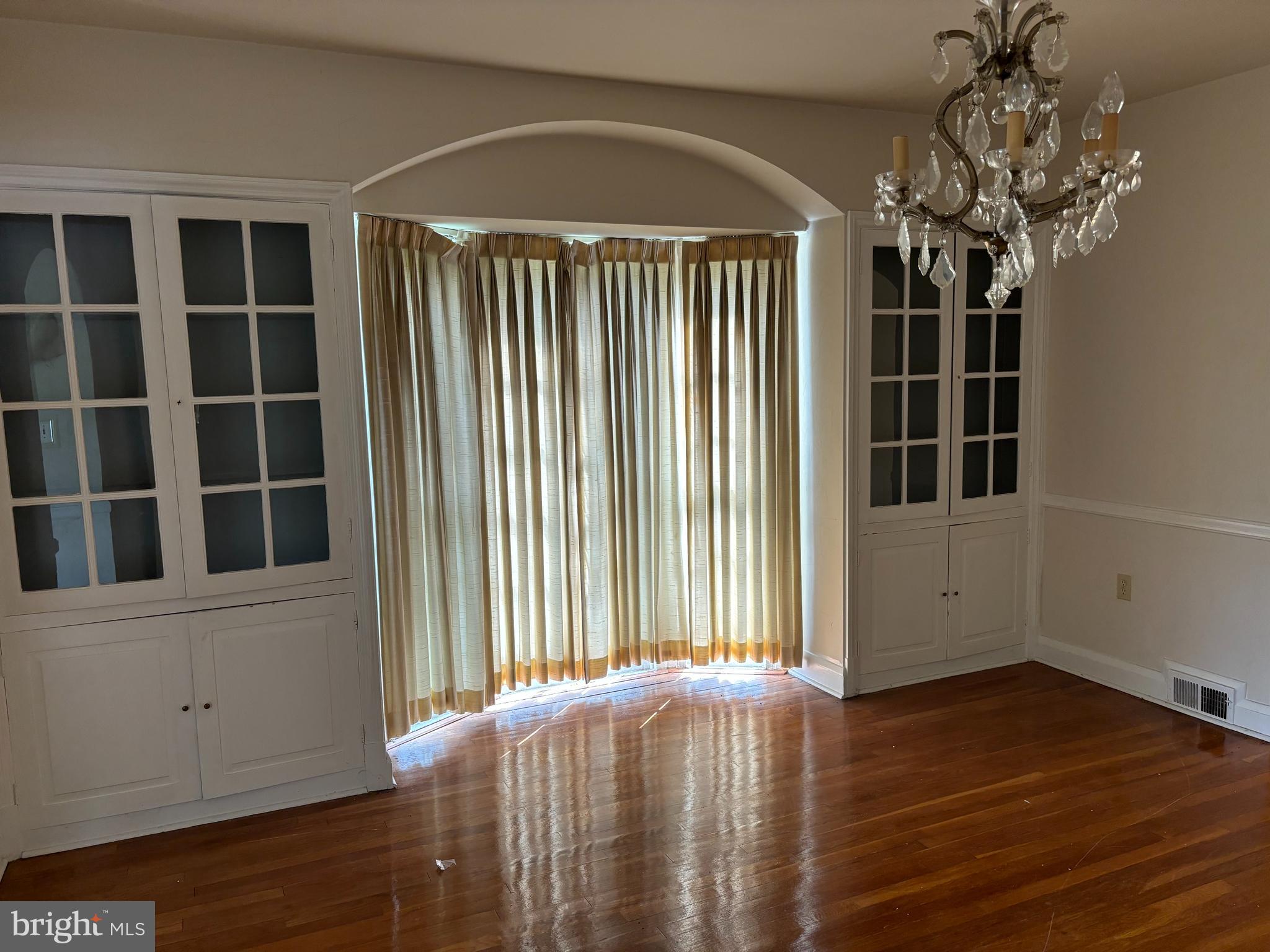 EAST ARLINGTON - Residential