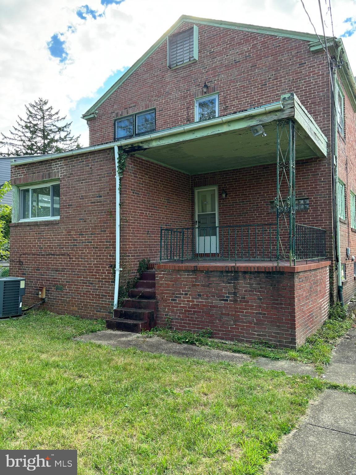 EAST ARLINGTON - Residential