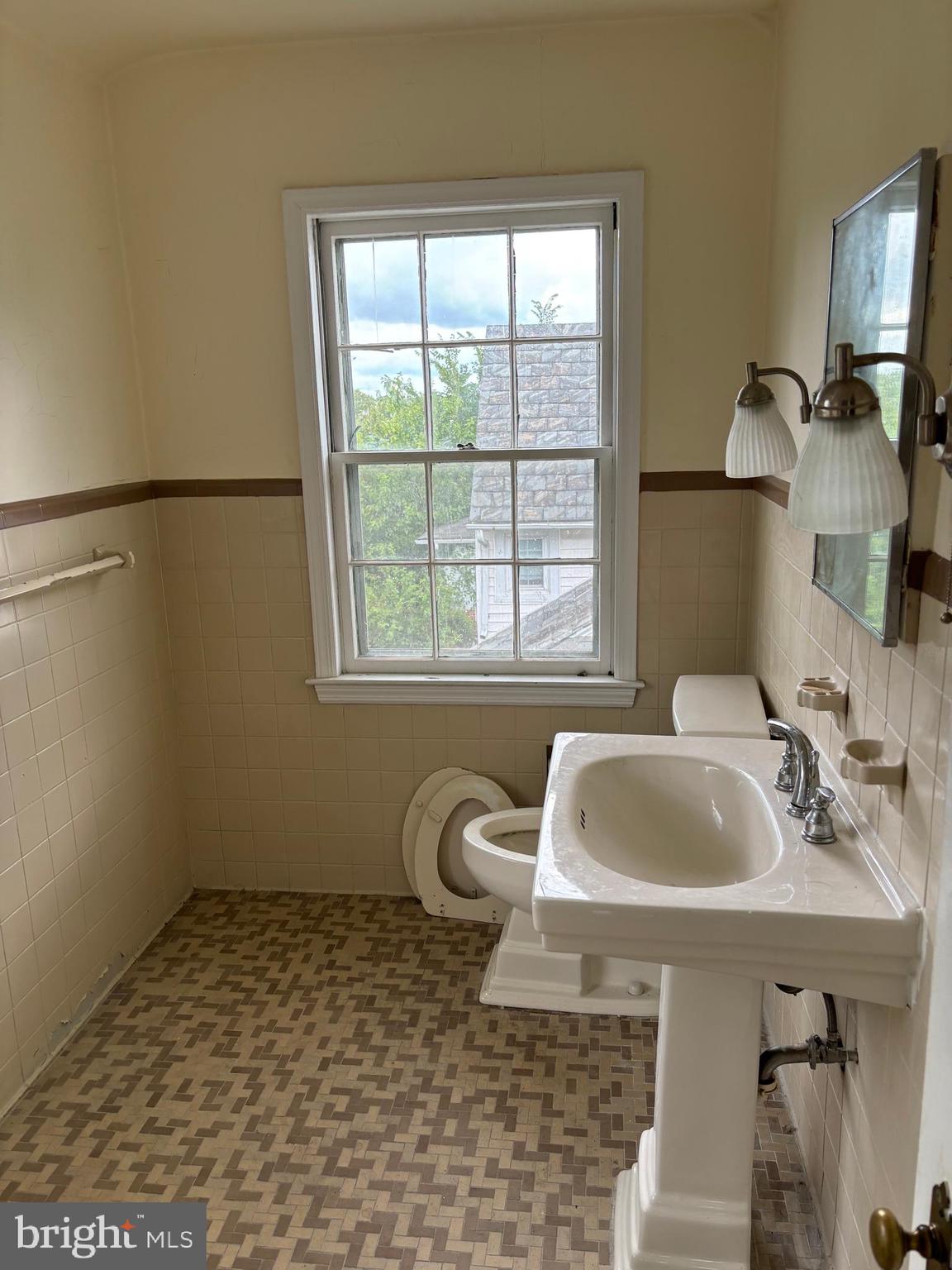 EAST ARLINGTON - Residential