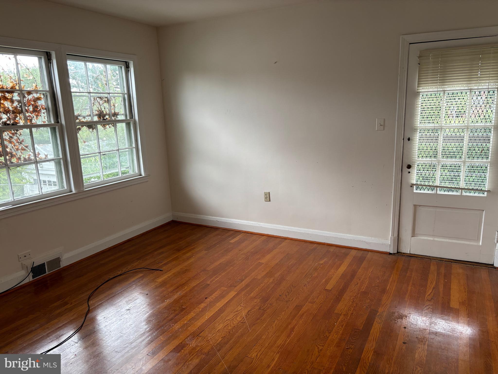 EAST ARLINGTON - Residential