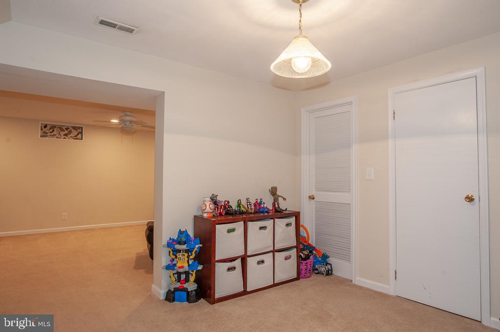 LANDSDOWNE - Residential