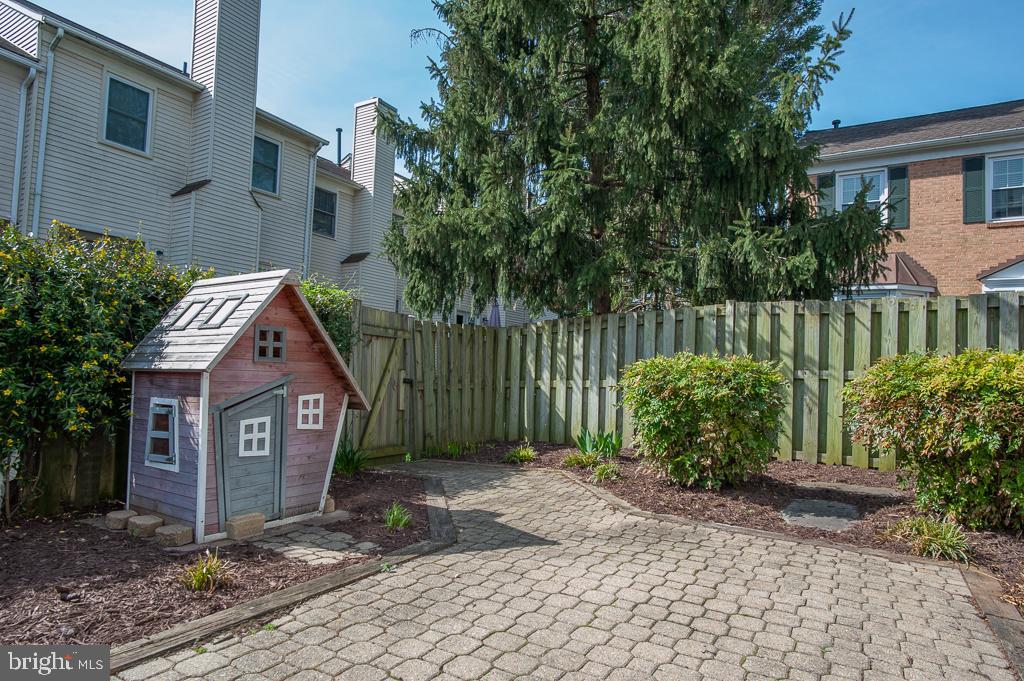 LANDSDOWNE - Residential