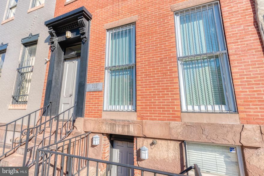 REMARKABLE ONE BEDROOM APT IN MOUNT VERNON. THIS APARTMENT IS IN WALKING DISTANCE TO SCHOOLS, BARS, AND RESTAURANTS, STEPS AWAY FROM THE LIGHT RAIL, PET FRIENDLY. SCHEDULE YOUR SHOWING TODAY!!!!!