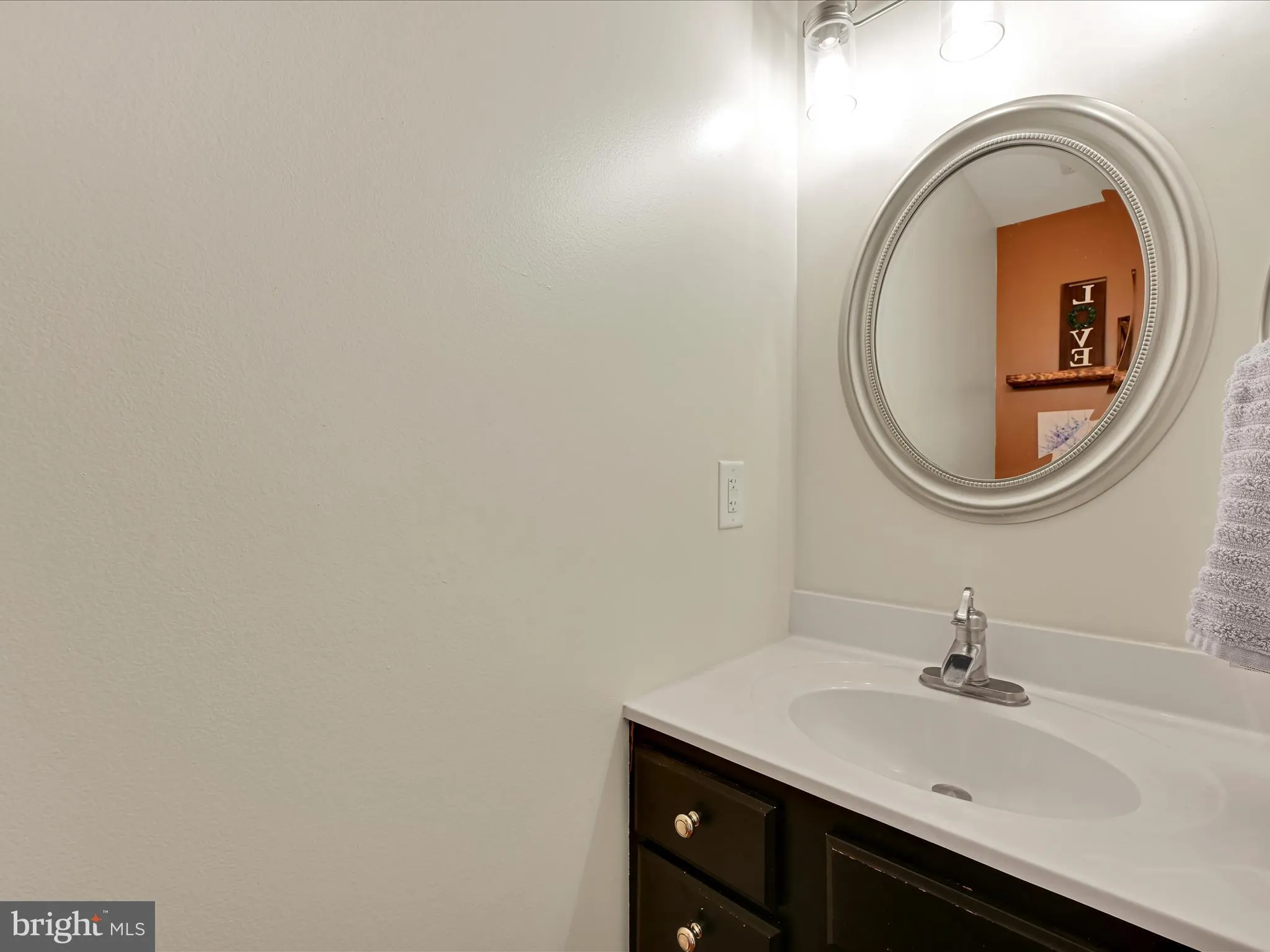 Quarryville, Pennsylvania 17566, United States, 3 Bedrooms Bedrooms, ,2 BathroomsBathrooms,Residential,Pending,132461