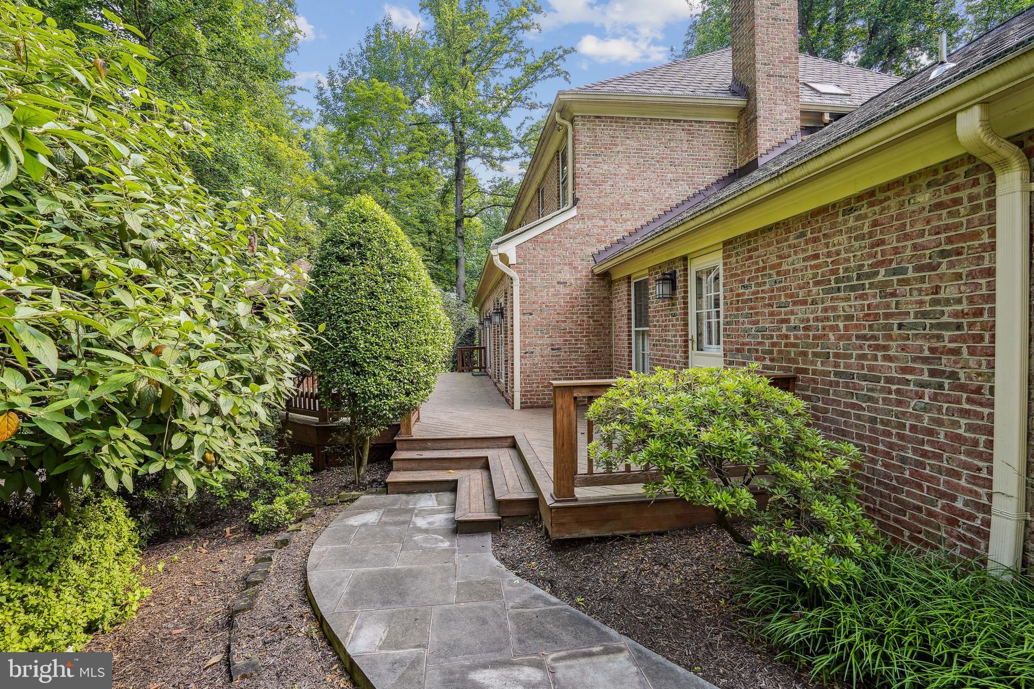 CEDARS OF MC LEAN - Residential