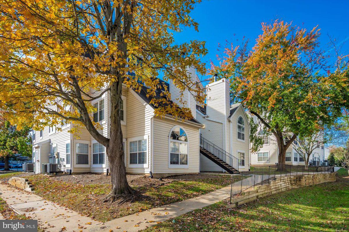 VISTAS 2 AT LAUREL - Residential