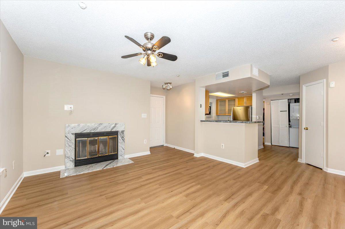 VISTAS 2 AT LAUREL - Residential