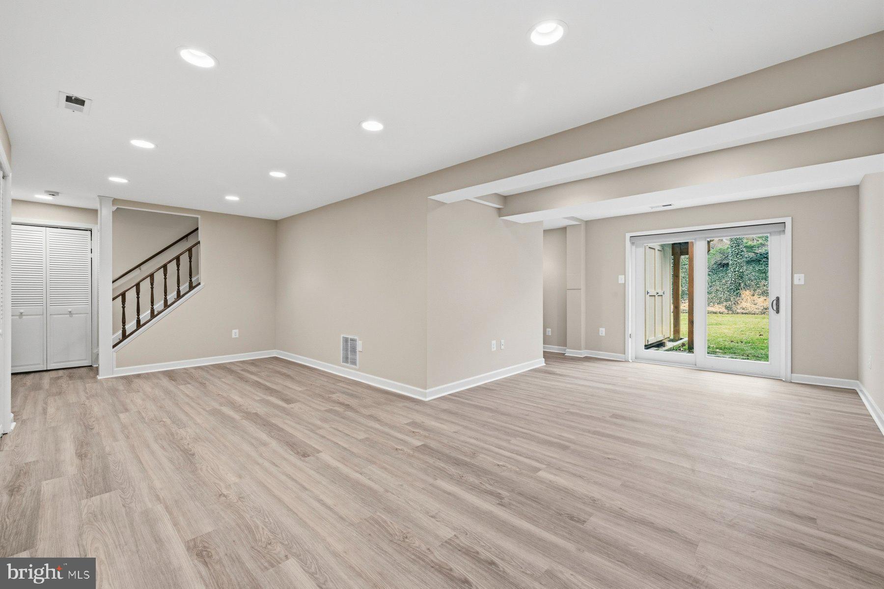 ROLLING VALLEY - Residential