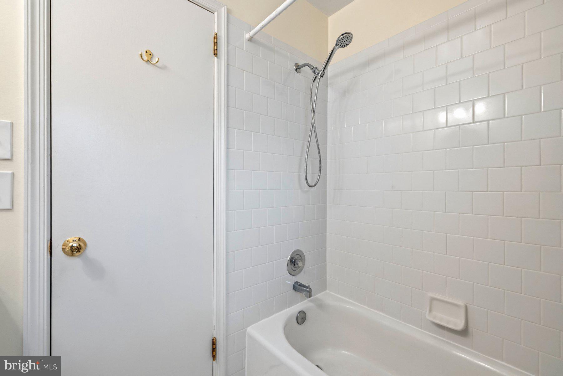 ROLLING VALLEY - Residential