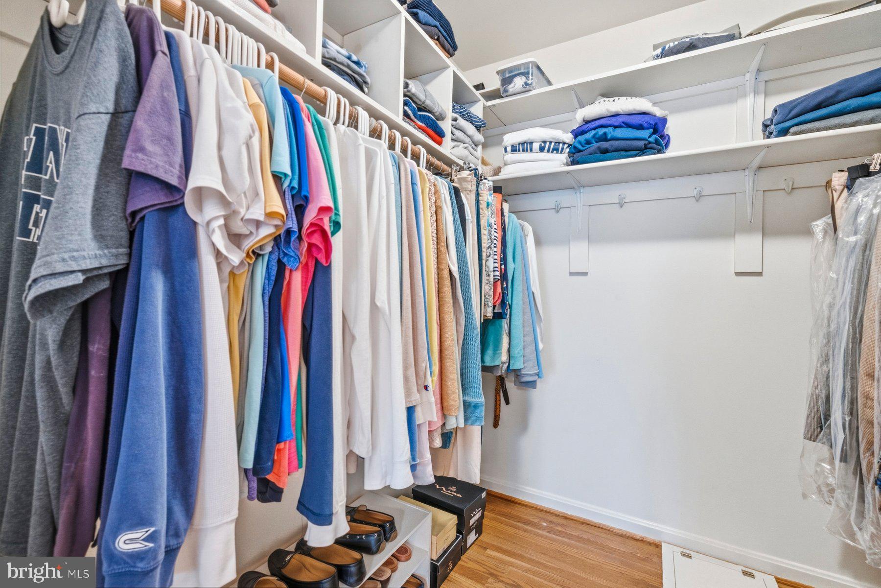 ROLLING VALLEY - Residential