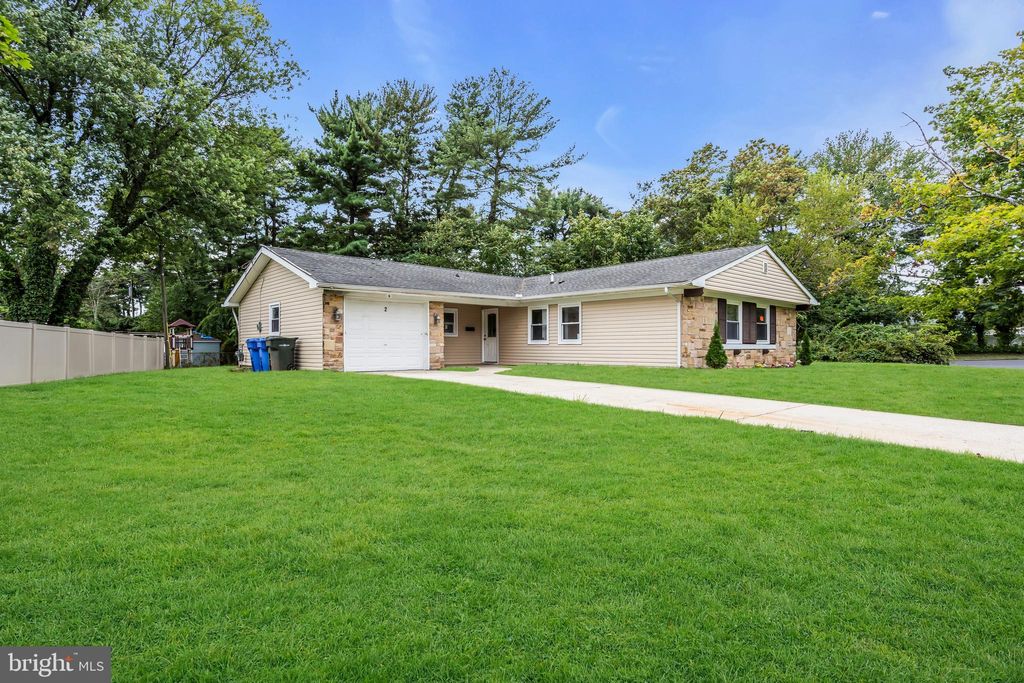 Photo of 2 Hazelwood Circle, WILLINGBORO, NJ 08046 (MLS # NJBL2096194)