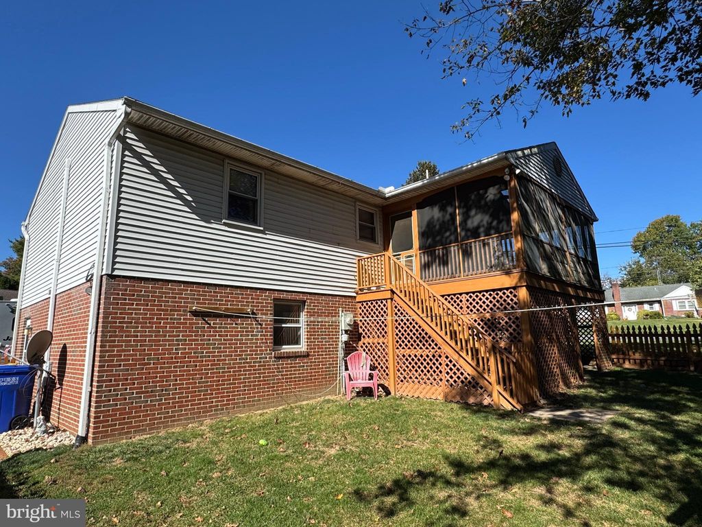 Photo of 401 Edgemont Drive, WILLOW STREET, PA 17584 (MLS # PALA2078764)