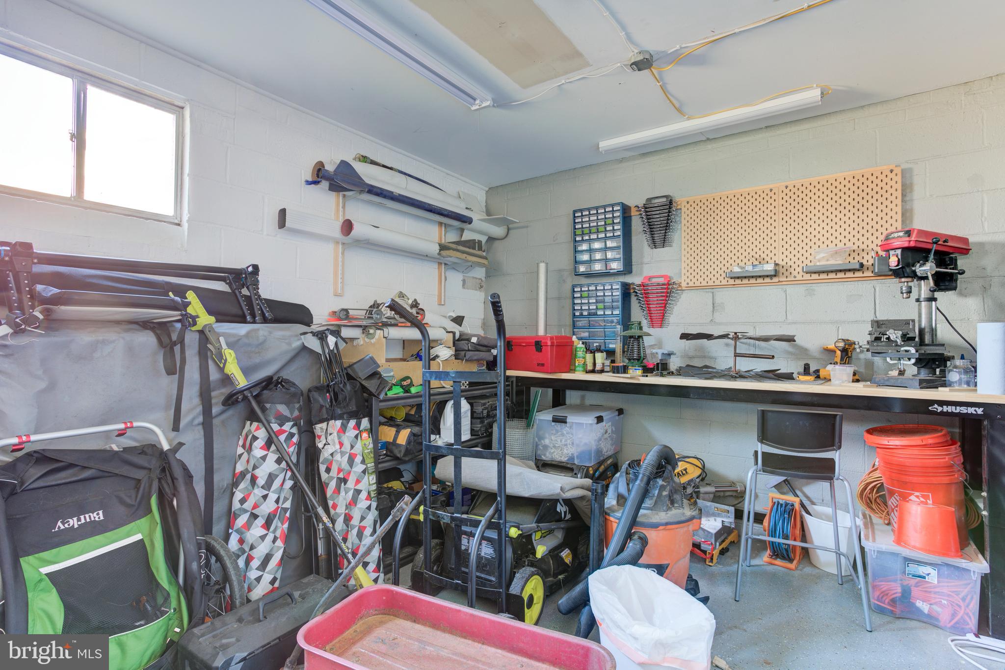 ANNANDALE WOODS - Residential