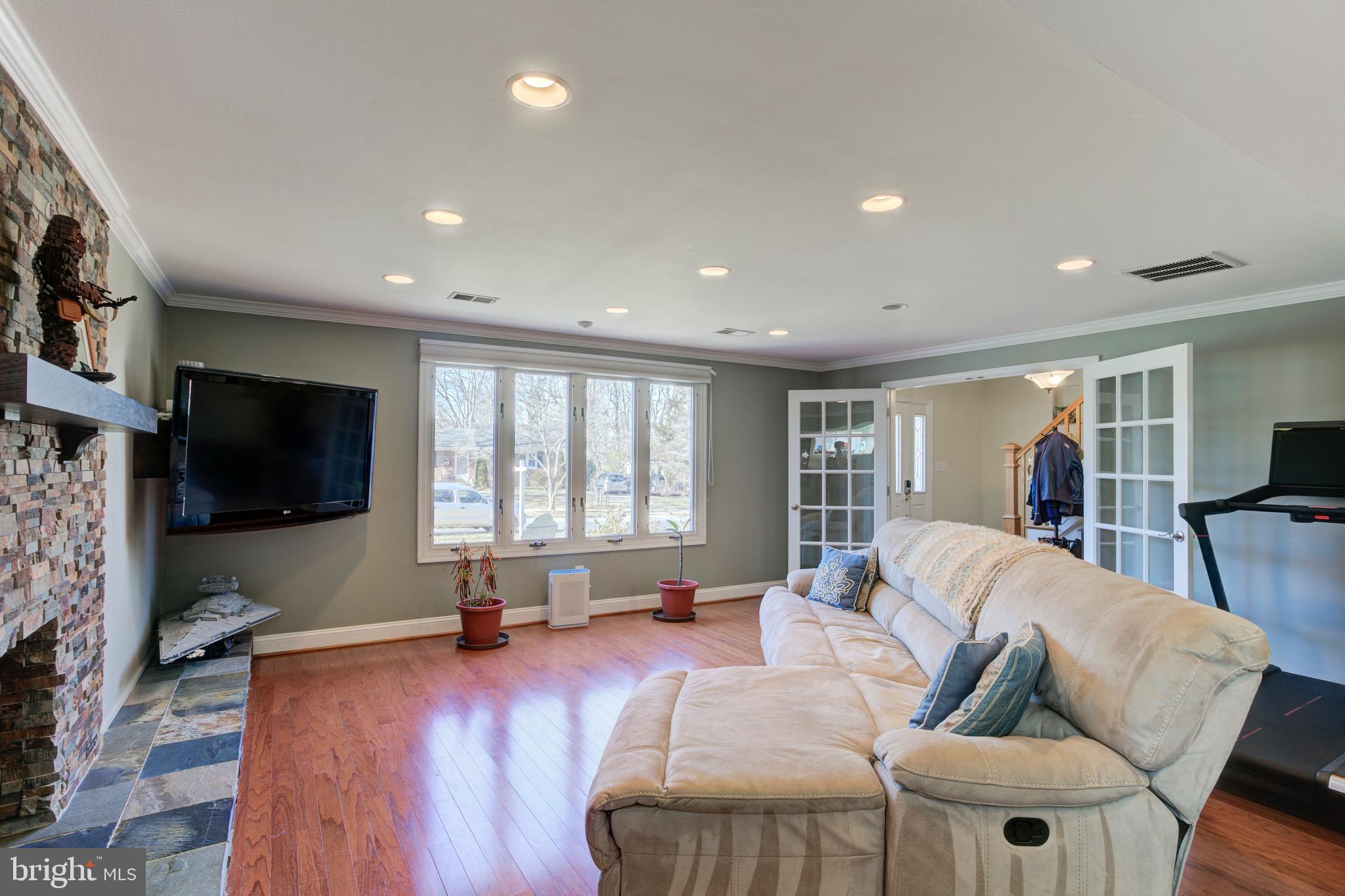 ANNANDALE WOODS - Residential