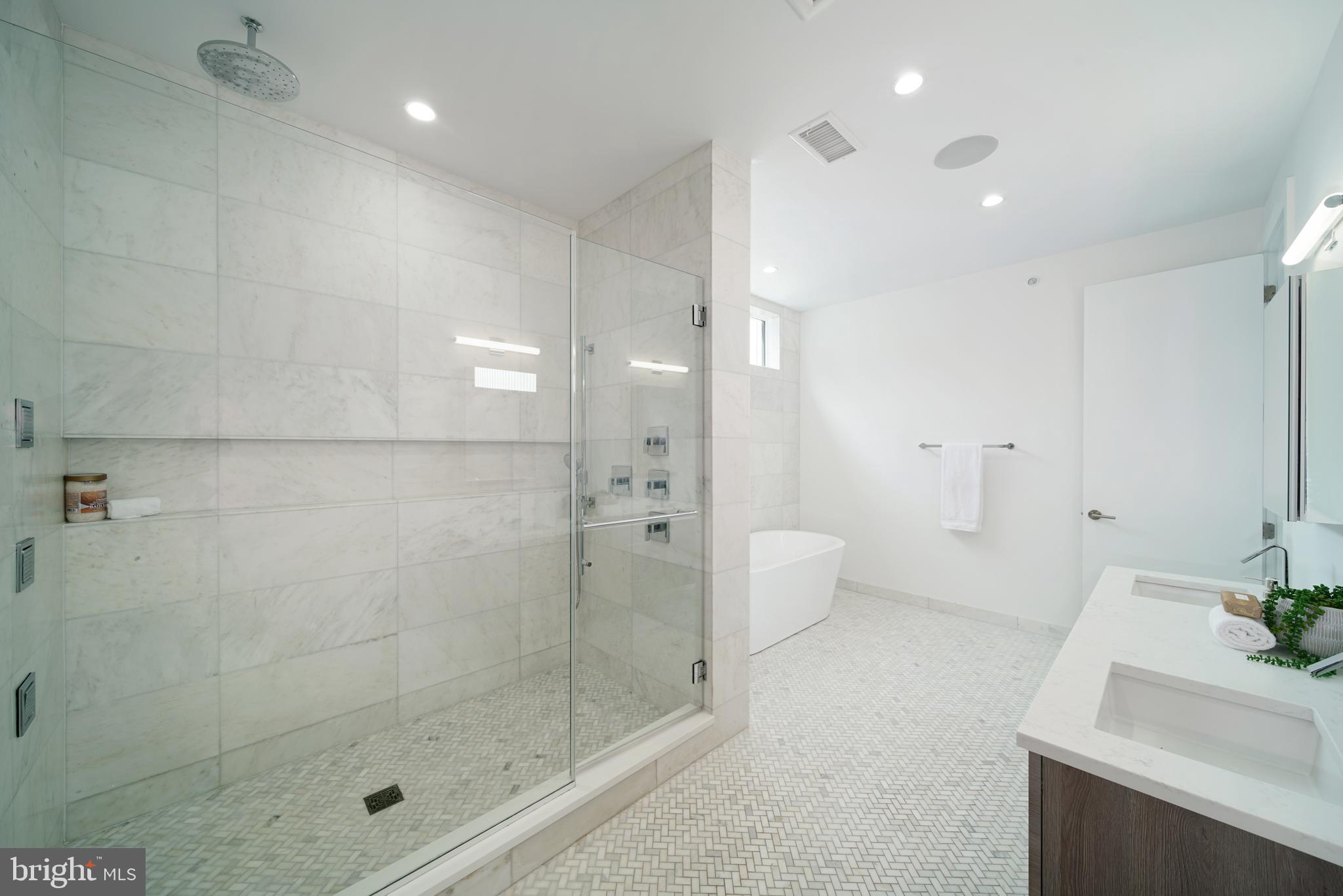 SOCIETY HILL - Residential