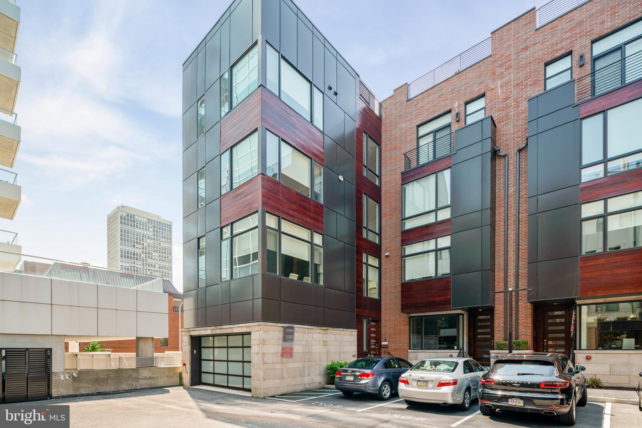 SOCIETY HILL - Residential