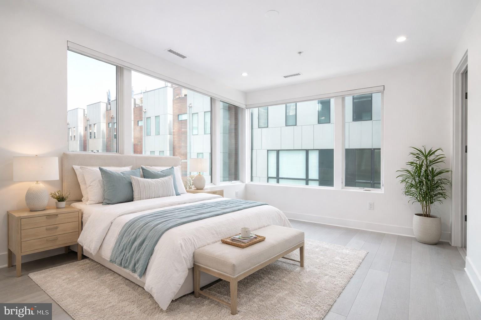 SOCIETY HILL - Residential