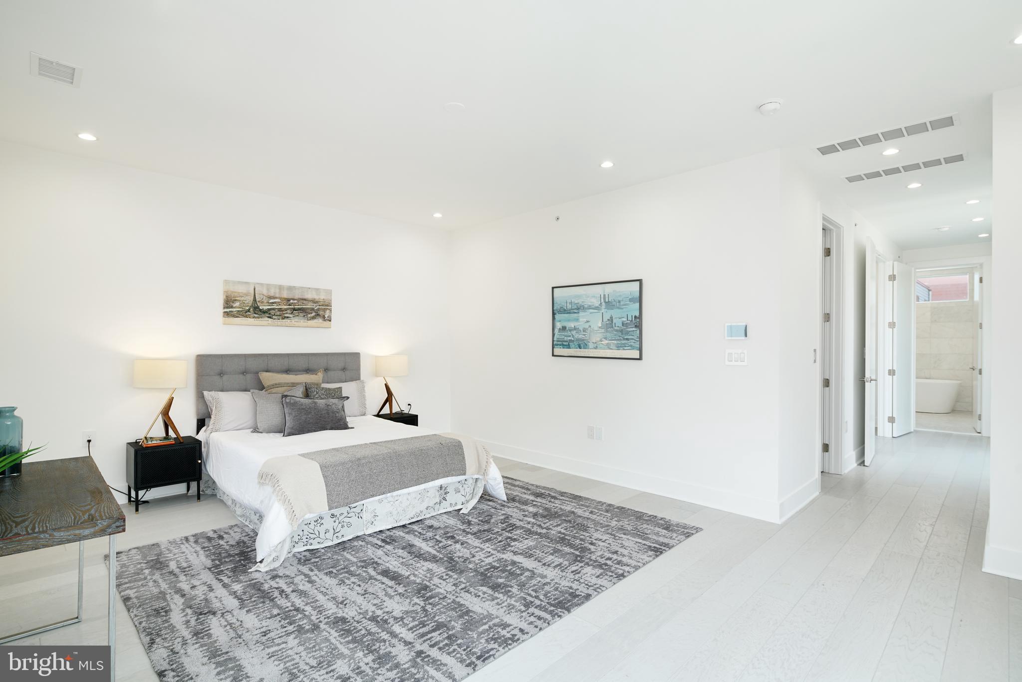 SOCIETY HILL - Residential