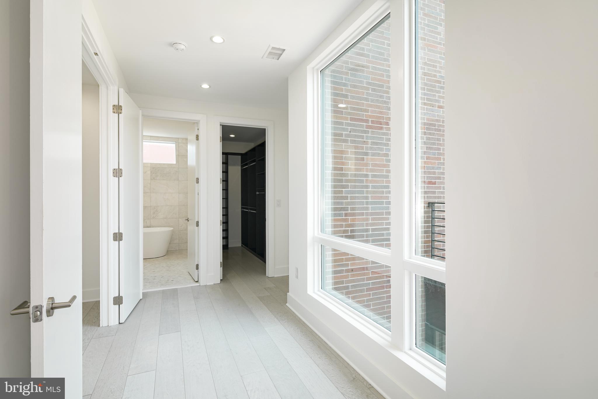 SOCIETY HILL - Residential