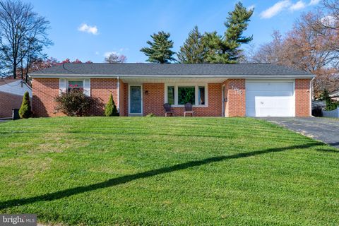 Photo of 1055 RIDGE AVE, COLUMBIA, PA 17512 (MLS # PALA2027522)