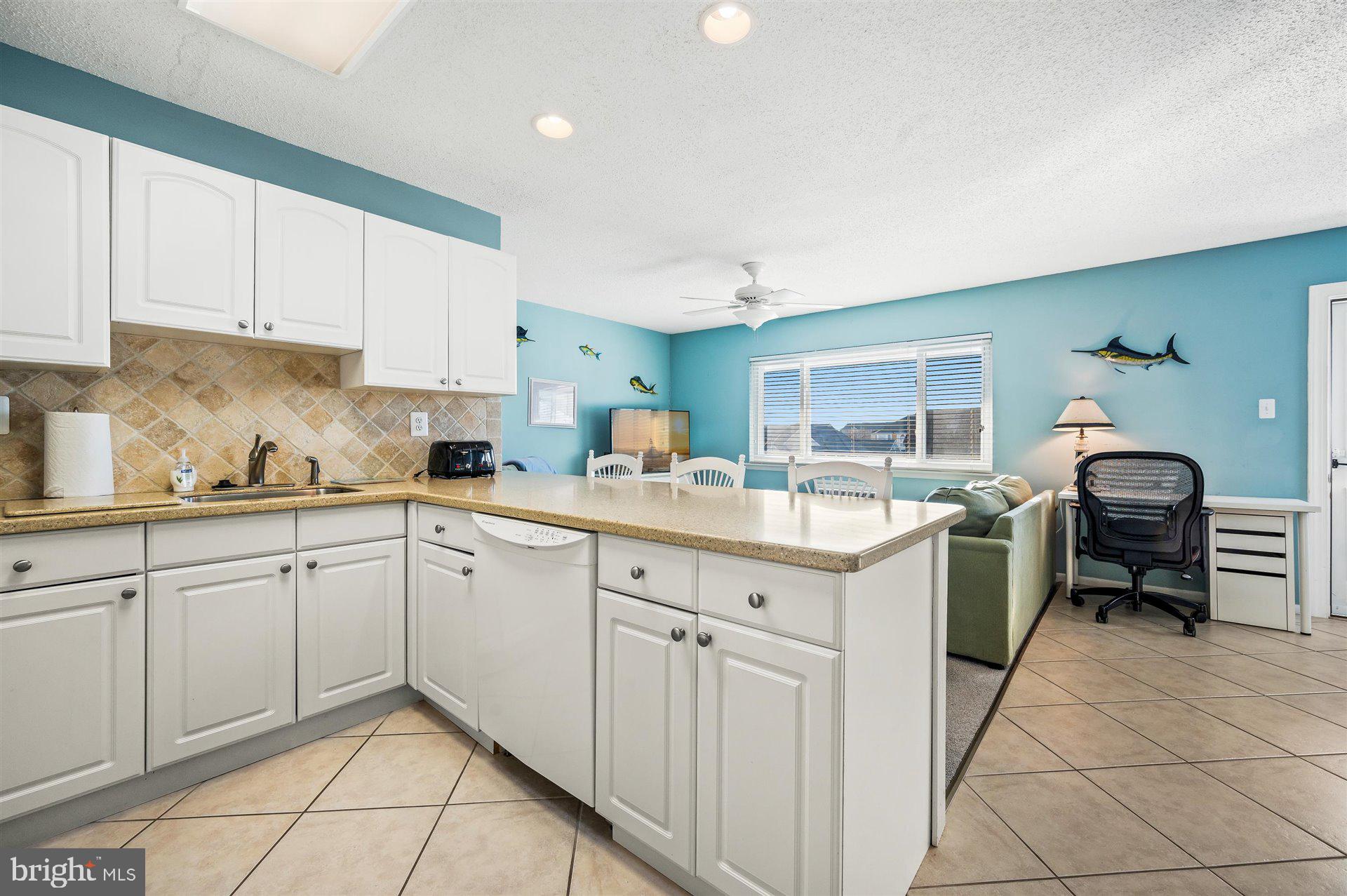 BREAKWATER - Residential Lease