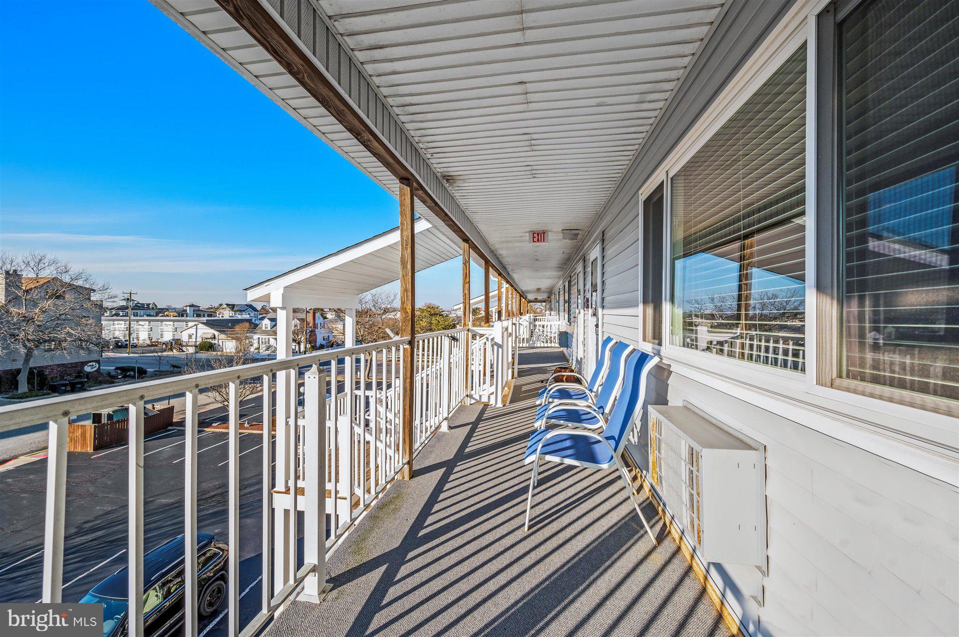 BREAKWATER - Residential Lease