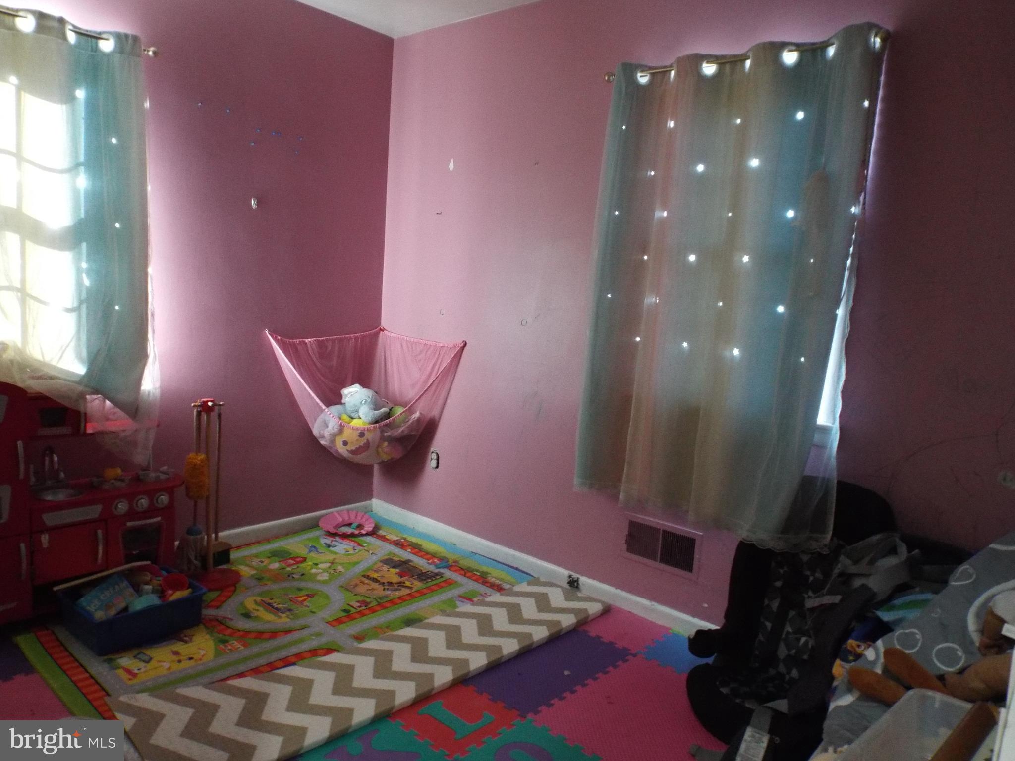 SANSBURY PARK- 1ST ADDN - Residential