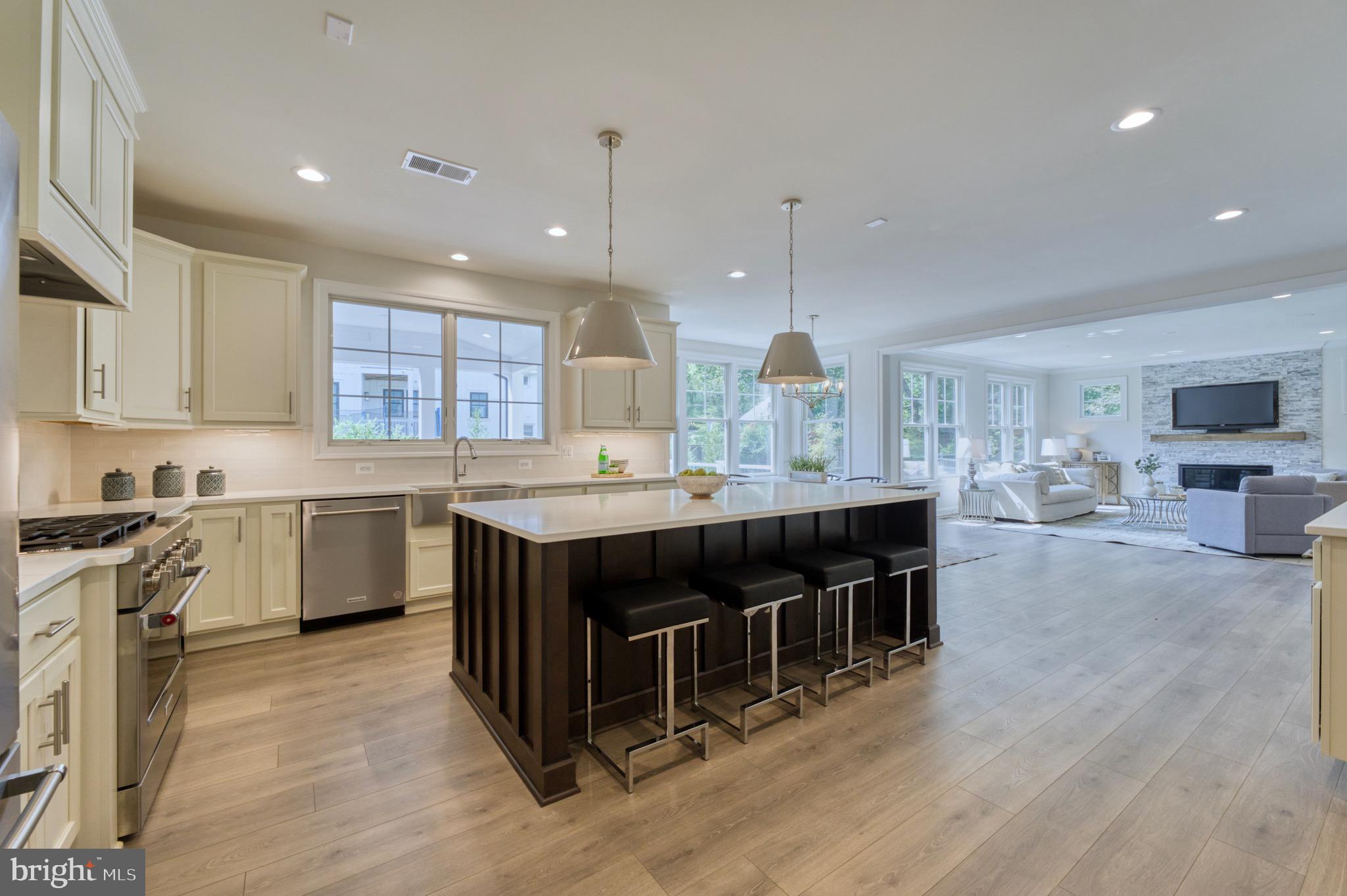 ROSEMONT - Residential