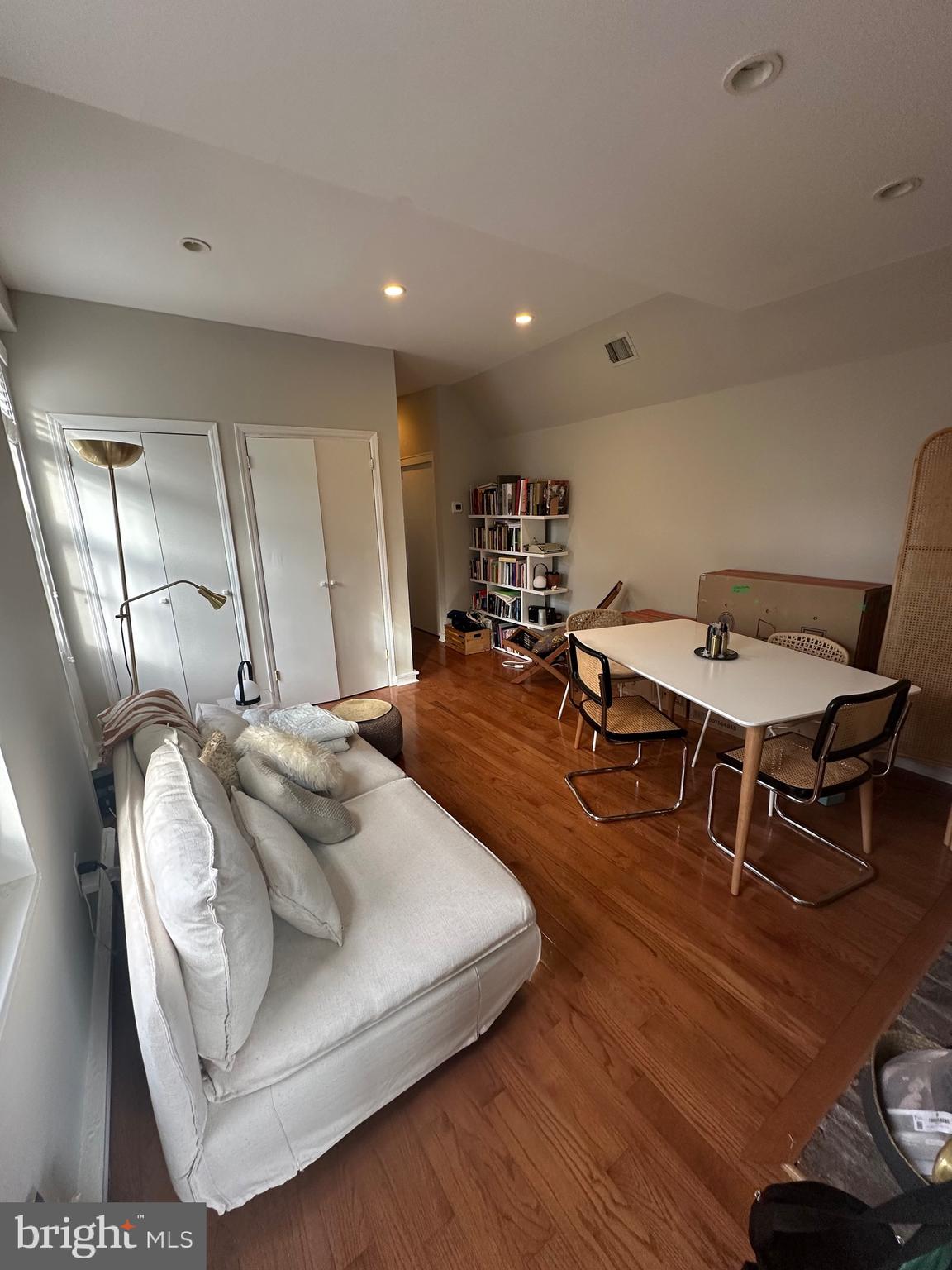 SOCIETY HILL - Residential Lease