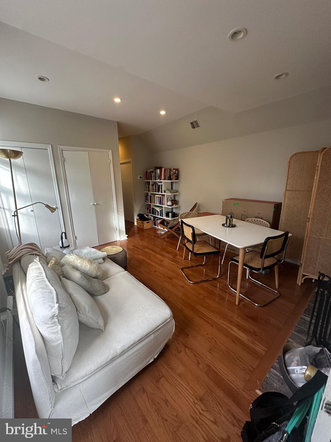 SOCIETY HILL - Residential Lease