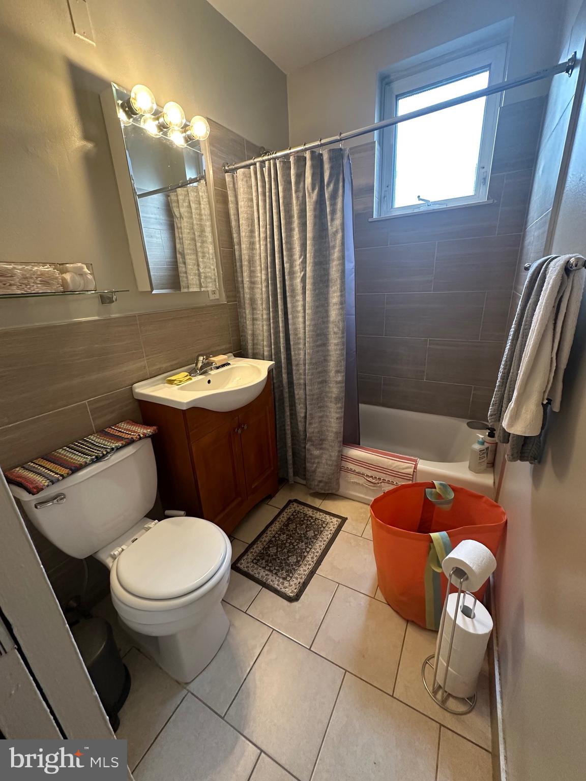 SOCIETY HILL - Residential Lease
