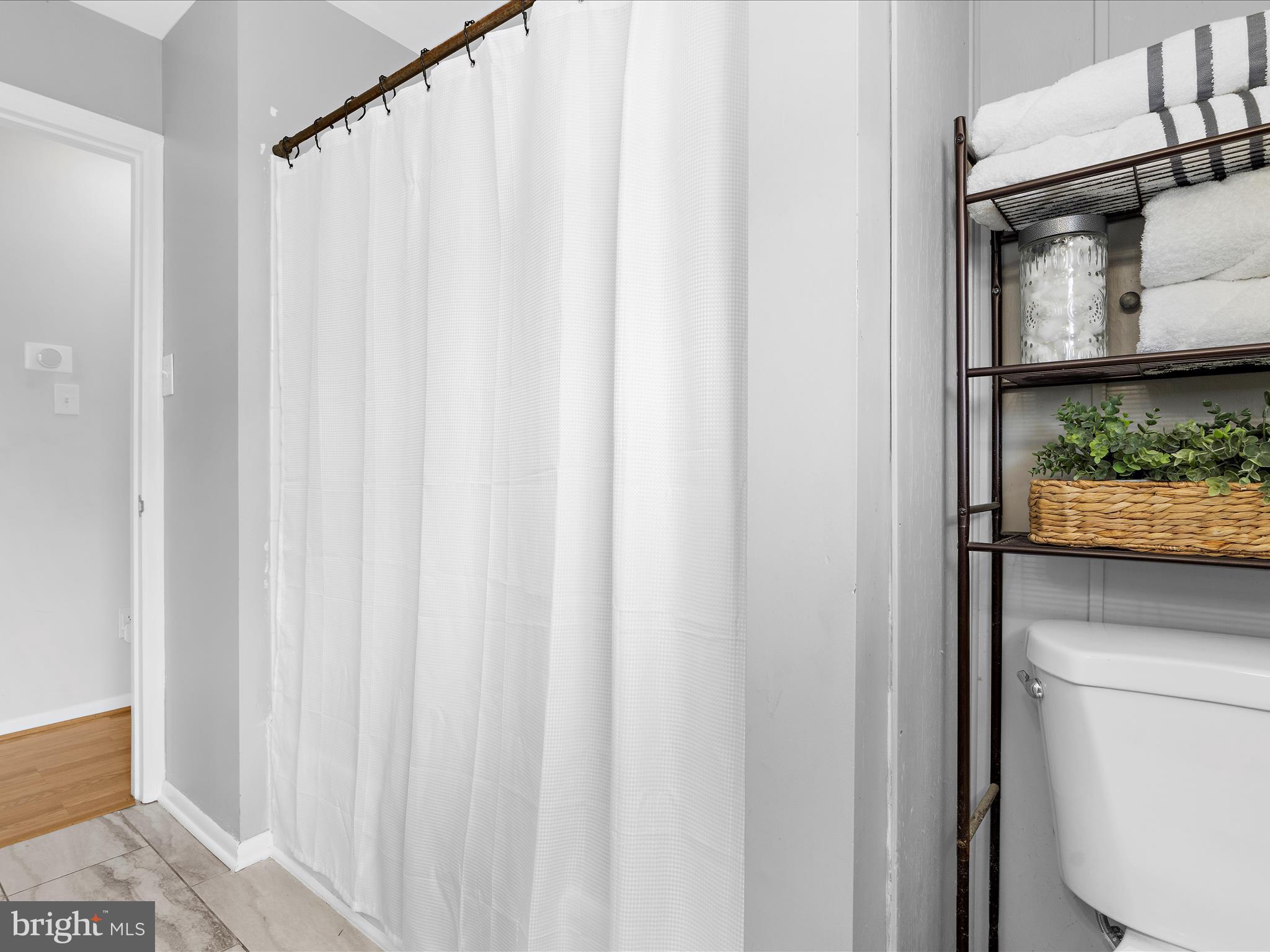 WEST VIEW SHORES - Residential