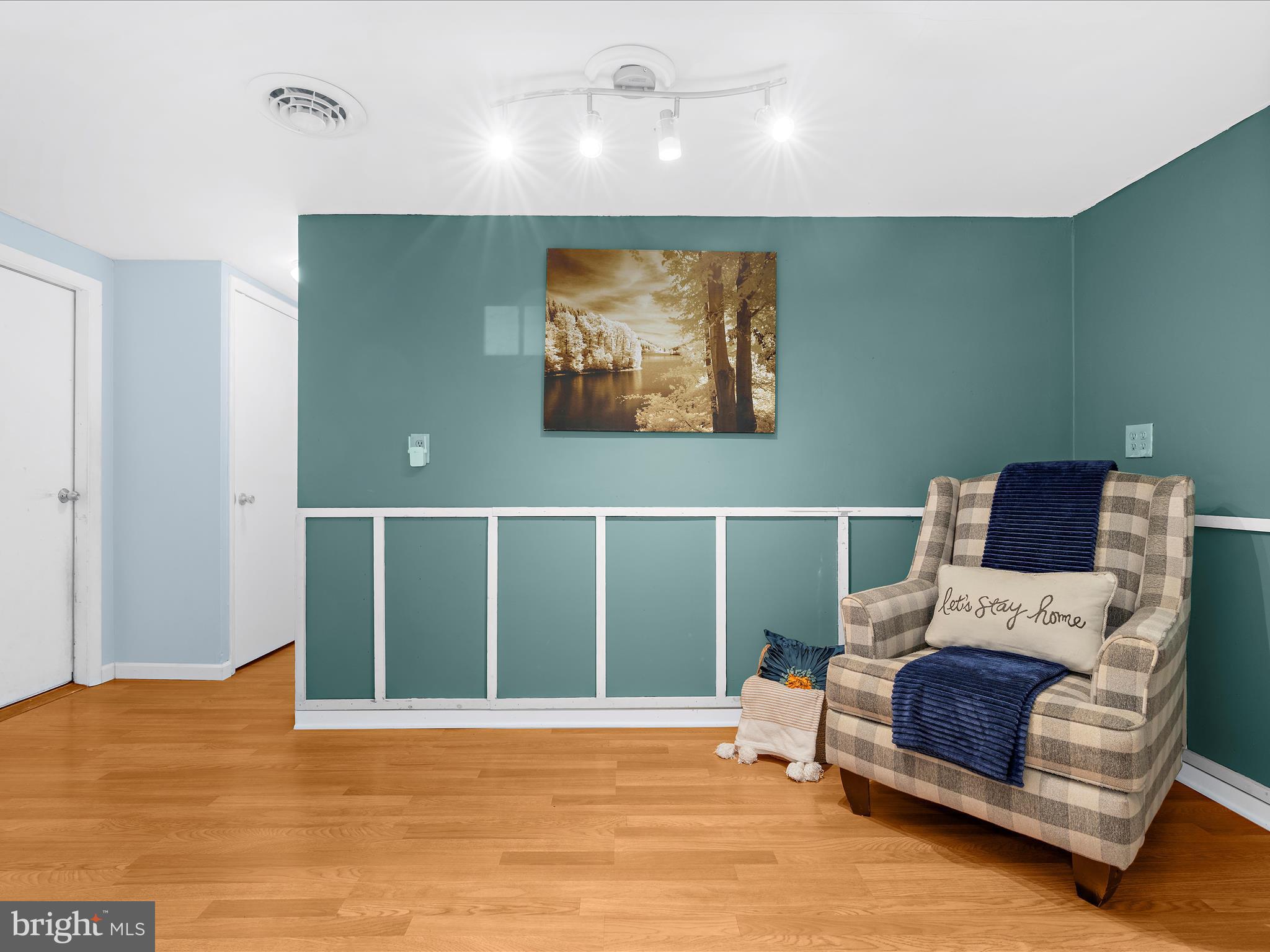 WEST VIEW SHORES - Residential