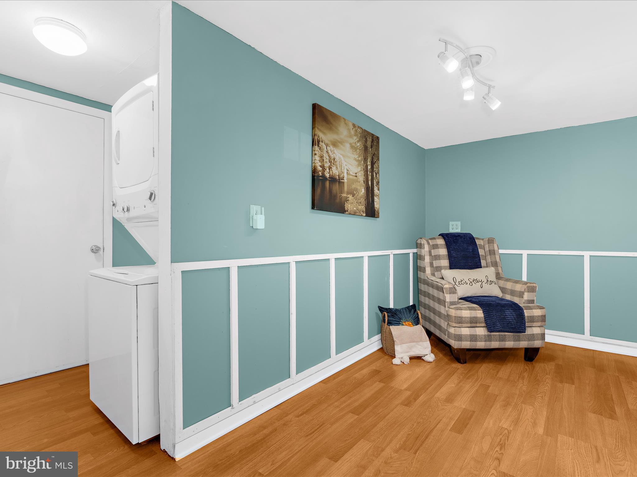 WEST VIEW SHORES - Residential