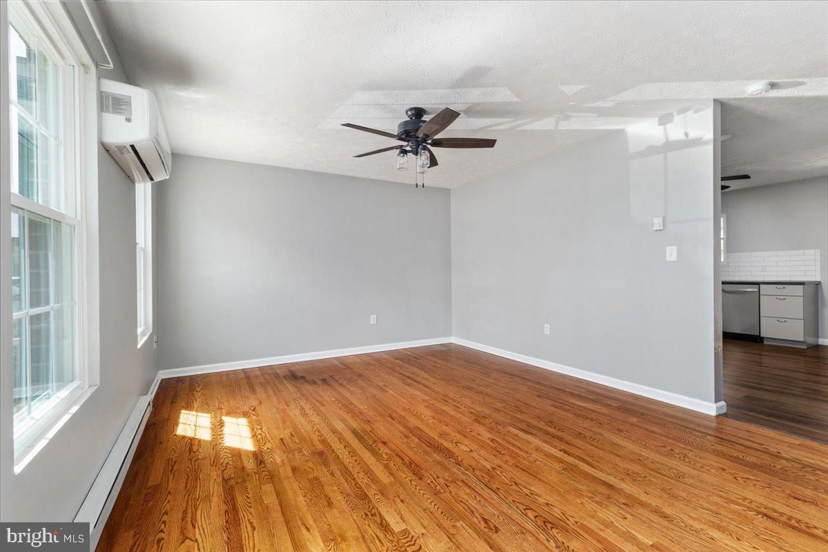 FREDERICKTOWNE TOWNHOUSE - Residential