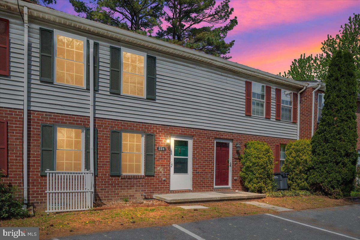 FREDERICKTOWNE TOWNHOUSE - Residential