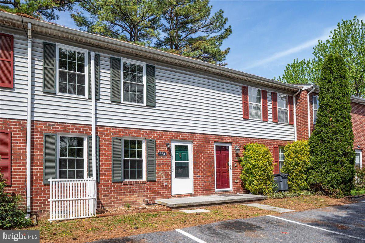 FREDERICKTOWNE TOWNHOUSE - Residential