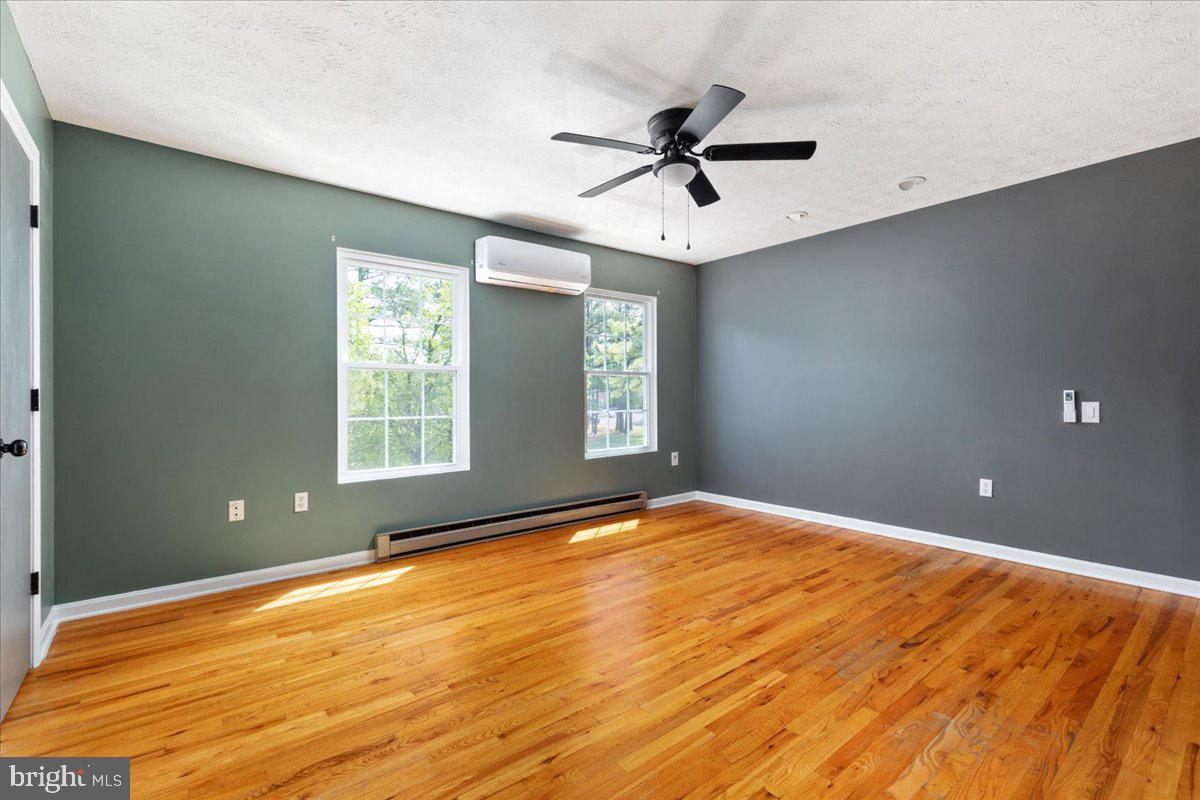 FREDERICKTOWNE TOWNHOUSE - Residential