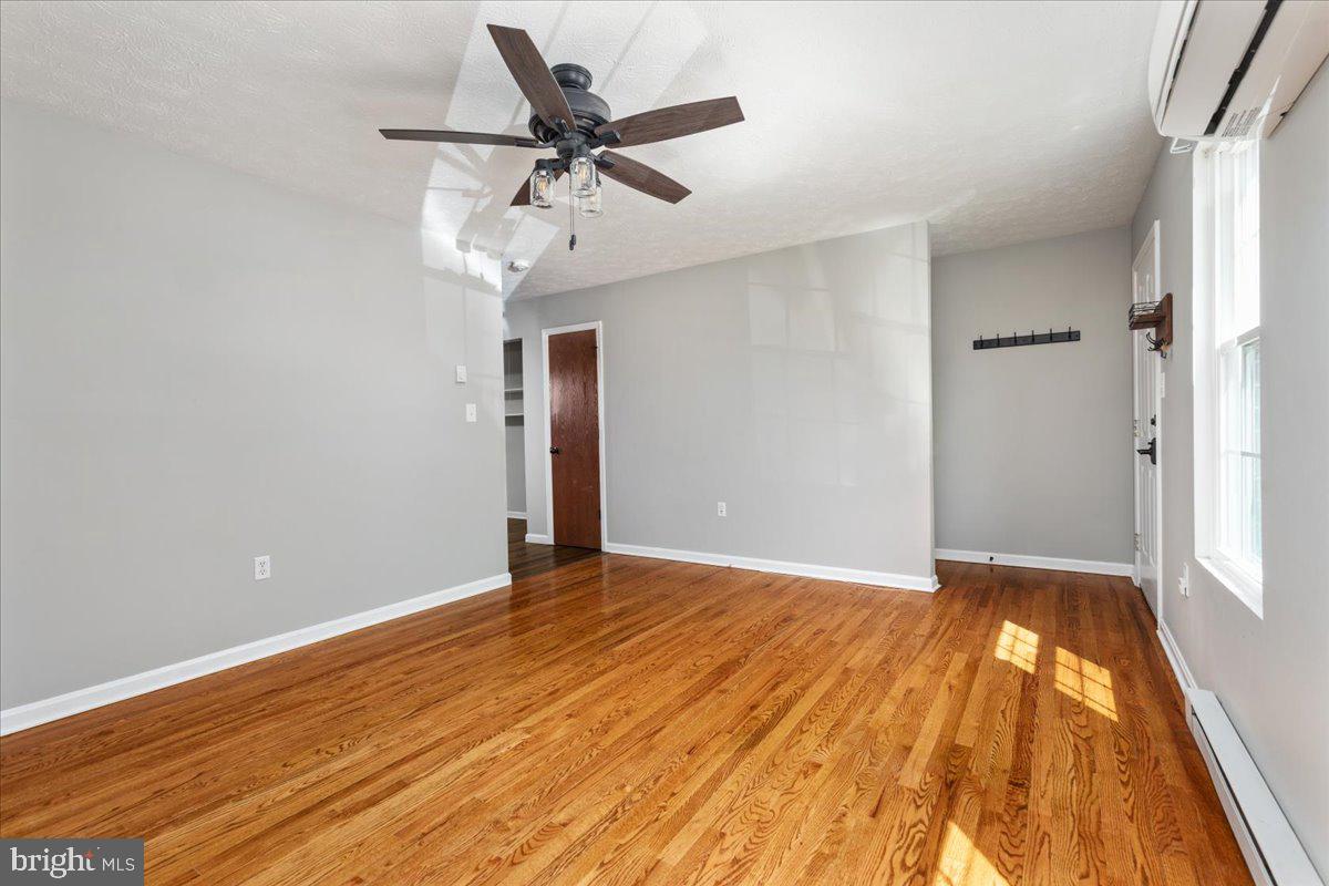 FREDERICKTOWNE TOWNHOUSE - Residential