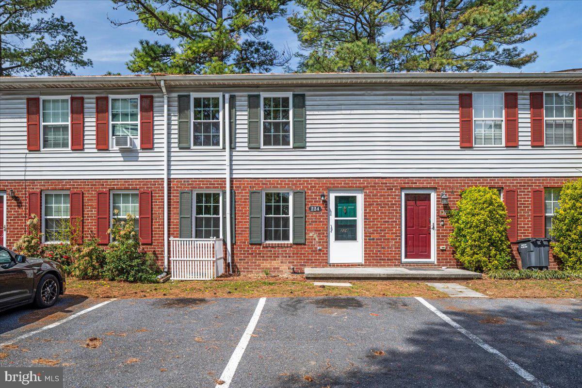 FREDERICKTOWNE TOWNHOUSE - Residential