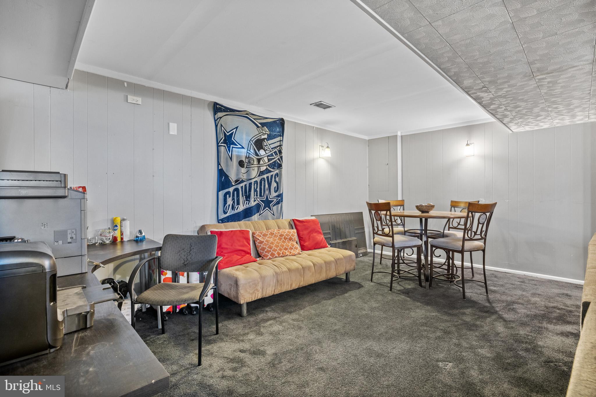 SUBURBAN ESTATES - Residential