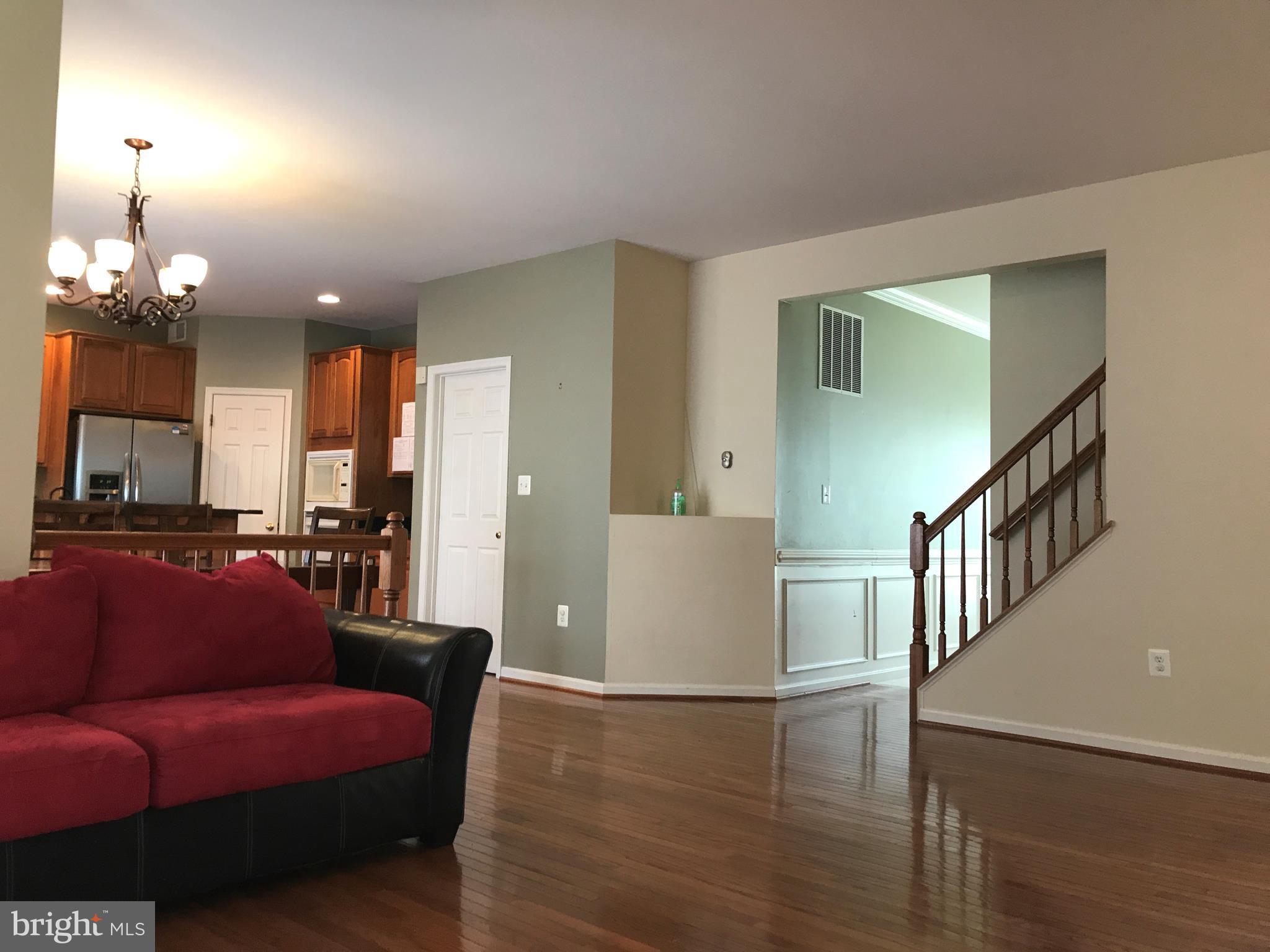 BLOOMS CROSSING - Residential Lease